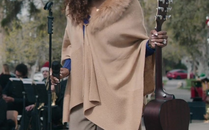 Camel Wool Cape with Faux Fur Collar of Brandy Norwood as Jackie Jennings