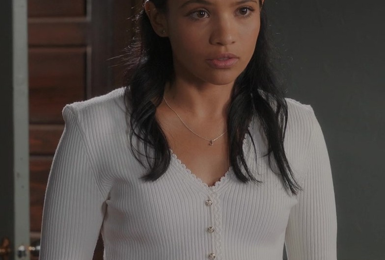 White Buttoned Ribbed Blouse of Nikki Rodriguez as Jackie Howard
