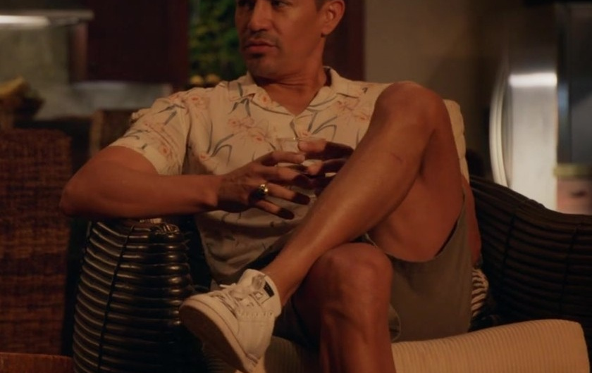 White Leather Flat Sneakers of Jay Hernandez as Thomas Magnum