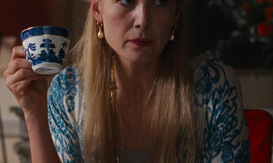 Blue and White Floral Print Kimono of Rosamund Pike as Lady Elspeth Catton
