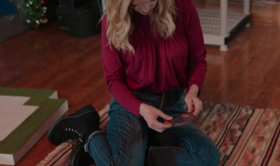 Black Suede Boots of Heather Graham as Charlotte Sanders