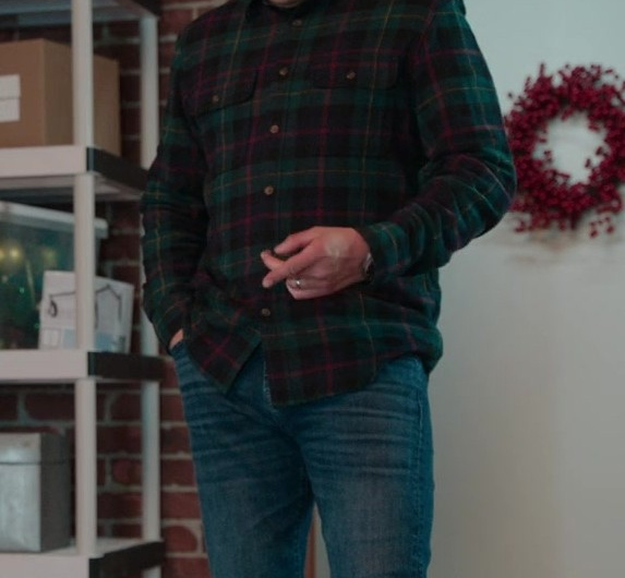 Classic Fit Green and Navy Plaid Flannel Shirt Worn by Jason Biggs as Rob Sanders