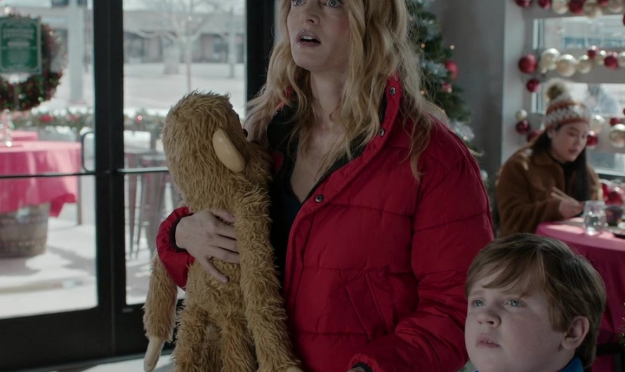 Red Puffer Jacket of Heather Graham as Charlotte Sanders