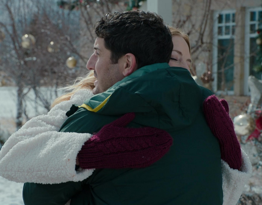 burgundy knit mittens - Heather Graham (Charlotte Sanders) - Best. Christmas. Ever! (2023) Movie