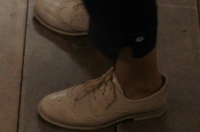 Beige Leather Brogue Oxfords Worn by Nikki Rodriguez as Jackie Howard