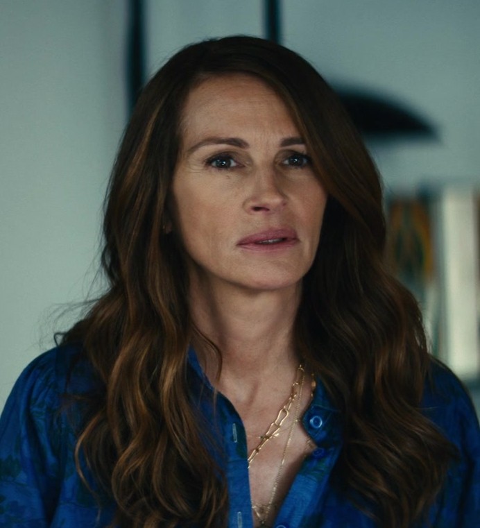 Worn on Leave the World Behind (2023) Movie - Chunky Large Link Chain Necklace of Julia Roberts as Amanda Sandford