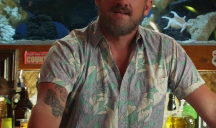 #432 – Magnum P.I. (2023 TV series) Season 5 Episode 15 (Timestamp – H00M07S11)