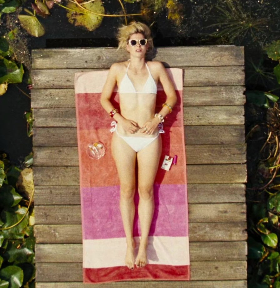 white two-piece bikini set - Alison Oliver (Venetia Catton) - Saltburn (2023) Movie