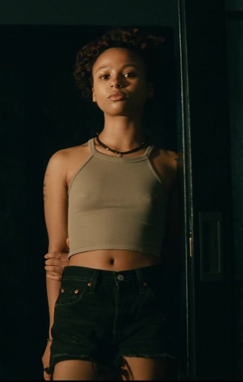 Beige Crop Top Worn by Myha'la as Ruth Scott from Leave the World Behind (2023) Movie