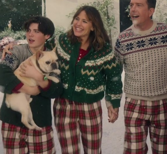 Green Christmas Cardigan of Jennifer Garner as Jess