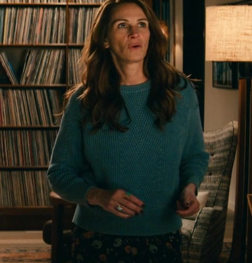 Teal Ribbed Crew Neck Sweater of Julia Roberts as Amanda Sandford