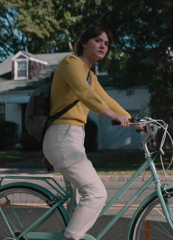 High-Waisted White Pants with Pockets Worn by Emilia Jones as Margot from Cat Person (2023) Movie