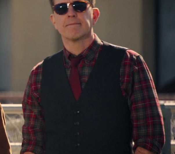 Havana Frame Sunglasses of Ed Helms as Bill