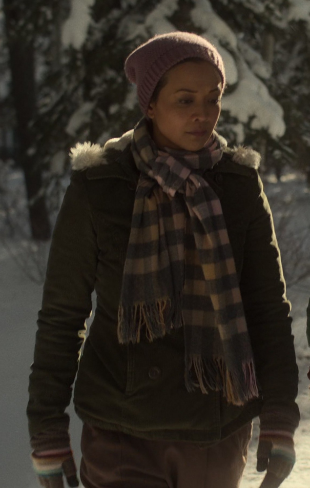 plaid checkered scarf - Sorika Horng) - Fargo TV Show