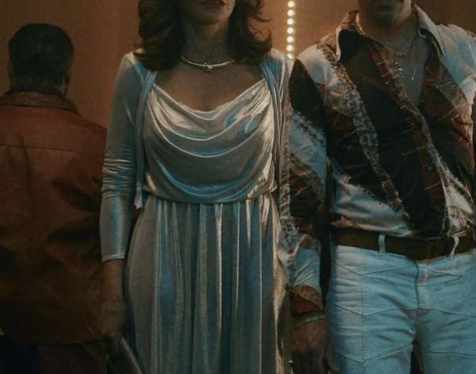 Metallic Pleated Midi Dress of Sofía Vergara as Griselda Blanco