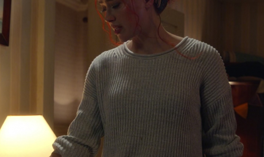 Grey Crew Neck Sweater Worn by Amber Heard as Mera