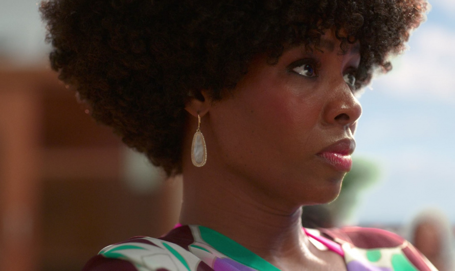 Oval Drop Earrings Worn by Tamberla Perry as Alexandra
