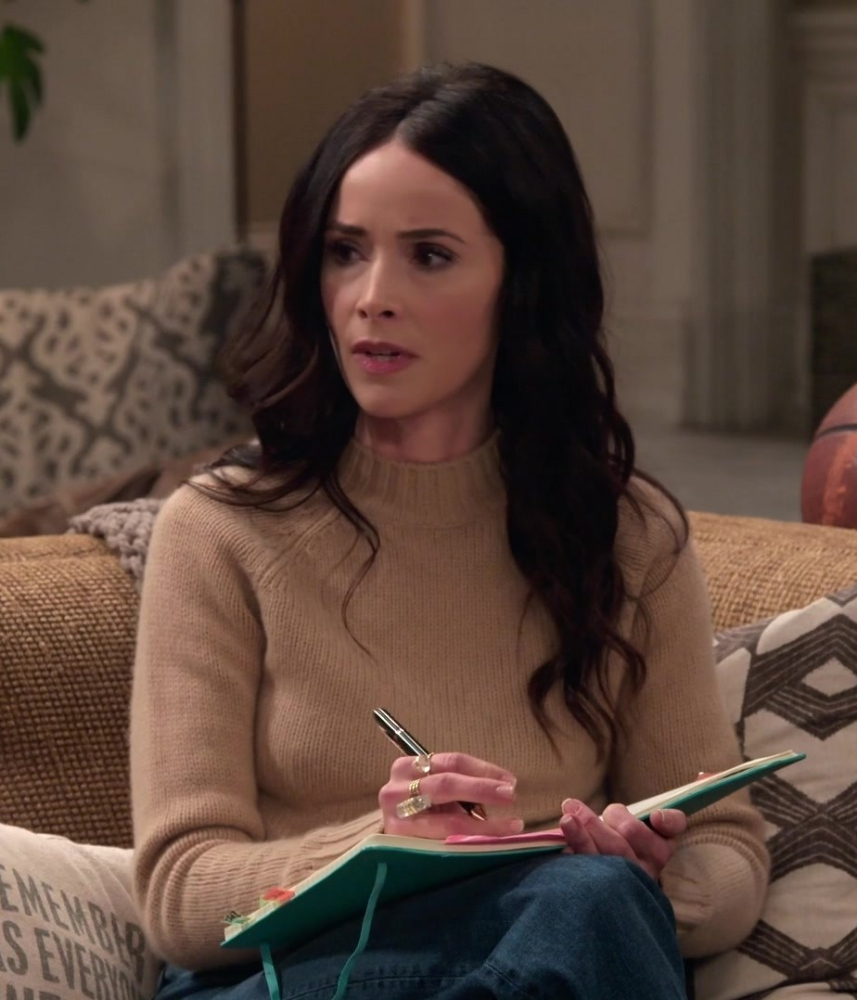 slim-fit camel knit sweater - Abigail Spencer (Julia Mariano) - Extended Family TV Show