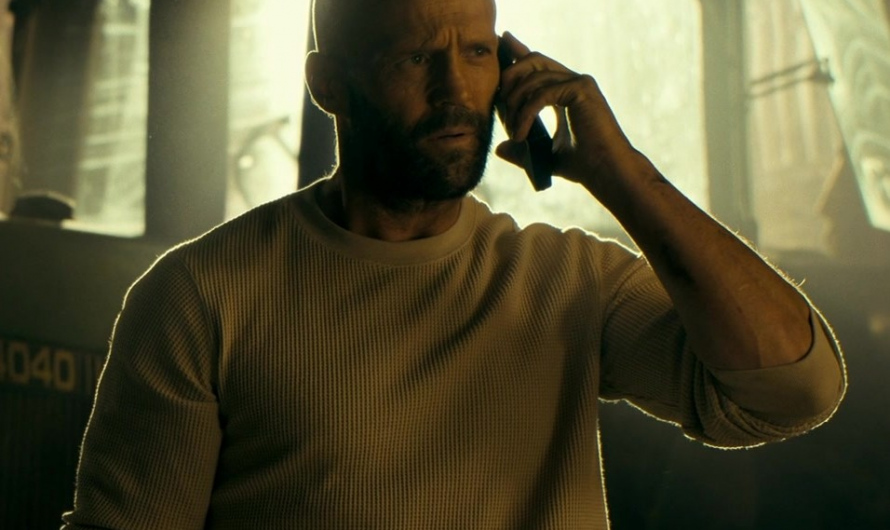 Beige Ribbed Crew Neck Sweater of Jason Statham as Adam Clay