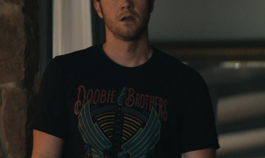 Doobie Brothers – Listen To The Music Print Black T-Shirt Worn by Jack Quaid as Hughie Campbell