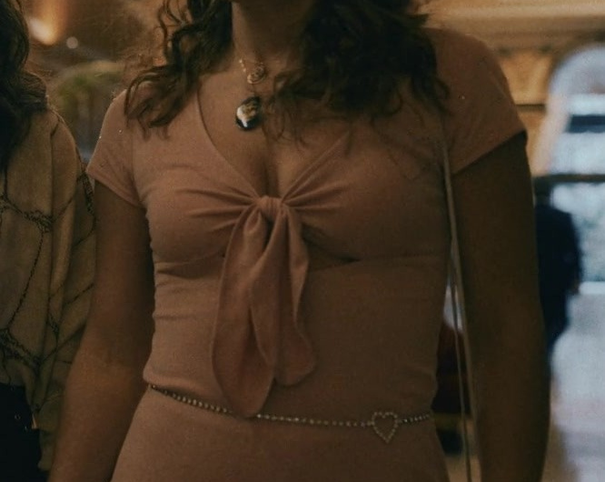 Dusty Pink Midi Dress with Knot Detail Worn by Paulina Dávila as Isabel