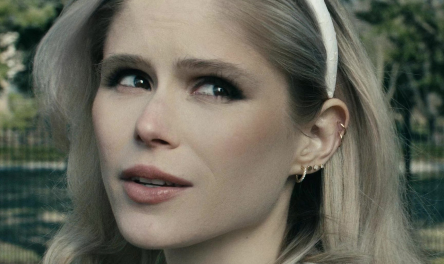 Gold Hoop Earrings of Erin Moriarty as Annie January / Starlight