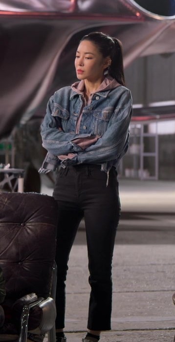 Black Cropped Jeans of Kim Yoon-ji as Mi-Sun from Lift (2024) Movie