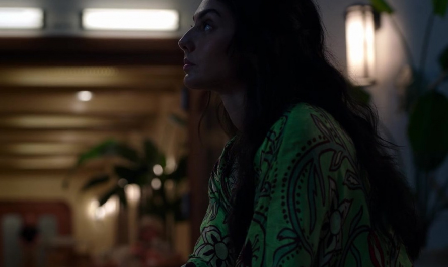 Vibrant Green and Floral Print Beach Kimono of Pardis Saremi as Leila