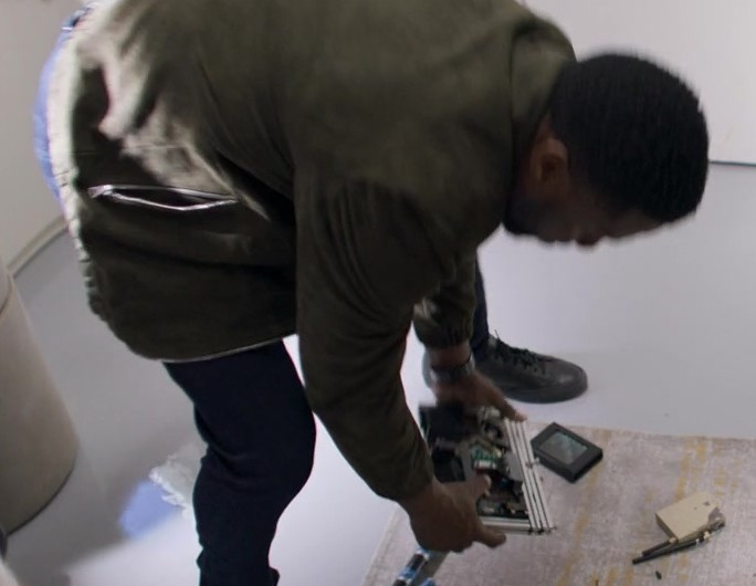 Black Leather Sneakers Worn by Kevin Hart as Cyrus