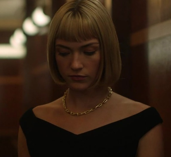Gold Large Link Chain Necklace Worn by Violett Beane as Imogene Scott