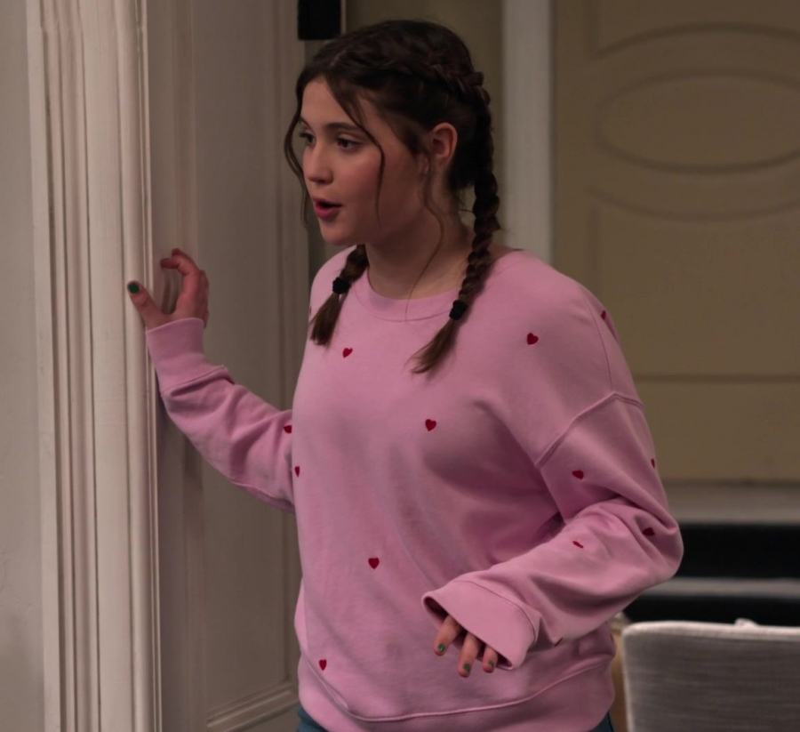 pink sweatshirt with heart print - Sofia Capanna (Grace) - Extended Family TV Show