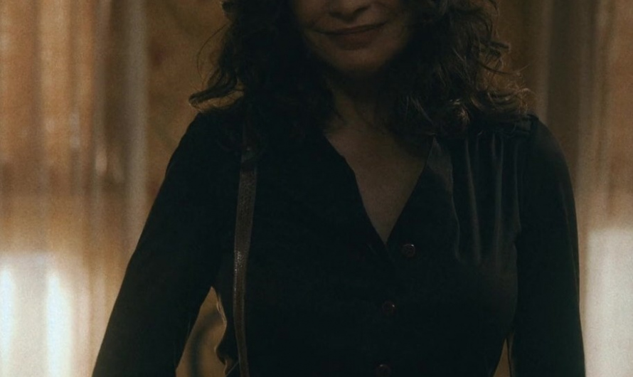 Black Silk Button Up Shirt of Sofía Vergara as Griselda Blanco