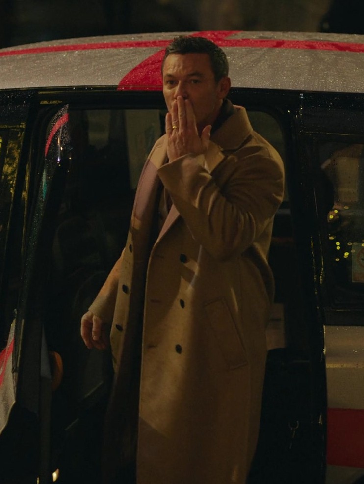 double-breasted camel wool trench coat - Daniel Levy (Marc) - Good Grief (2023) Movie