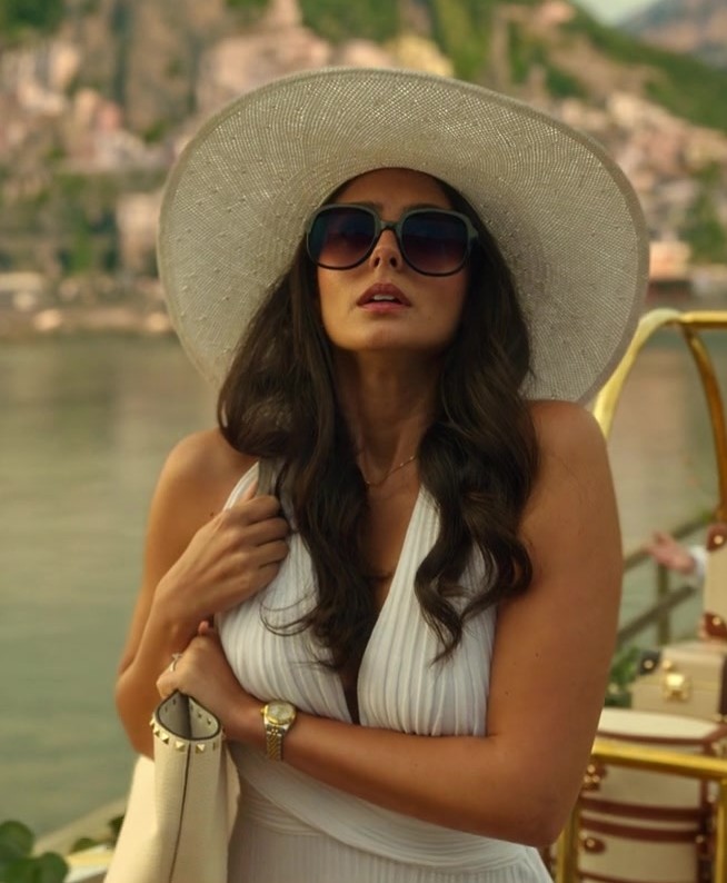 Oversized Round Sunglasses of Pardis Saremi as Leila