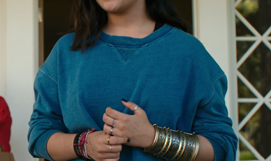 Blue Distressed Edge Cropped Sweatshirt of Iman Vellani as Kamala Khan / Ms. Marvel
