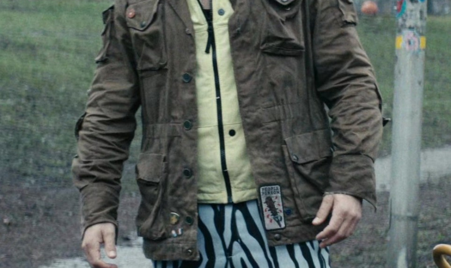 Rugged Explorer Brown Canvas Field Jacket of Tomer Capone as Serge / Frenchie