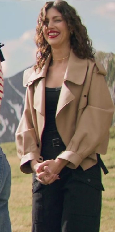 Worn on Lift (2024) Movie - Oversized Cropped Trench Jacket of Úrsula Corberó as Camila