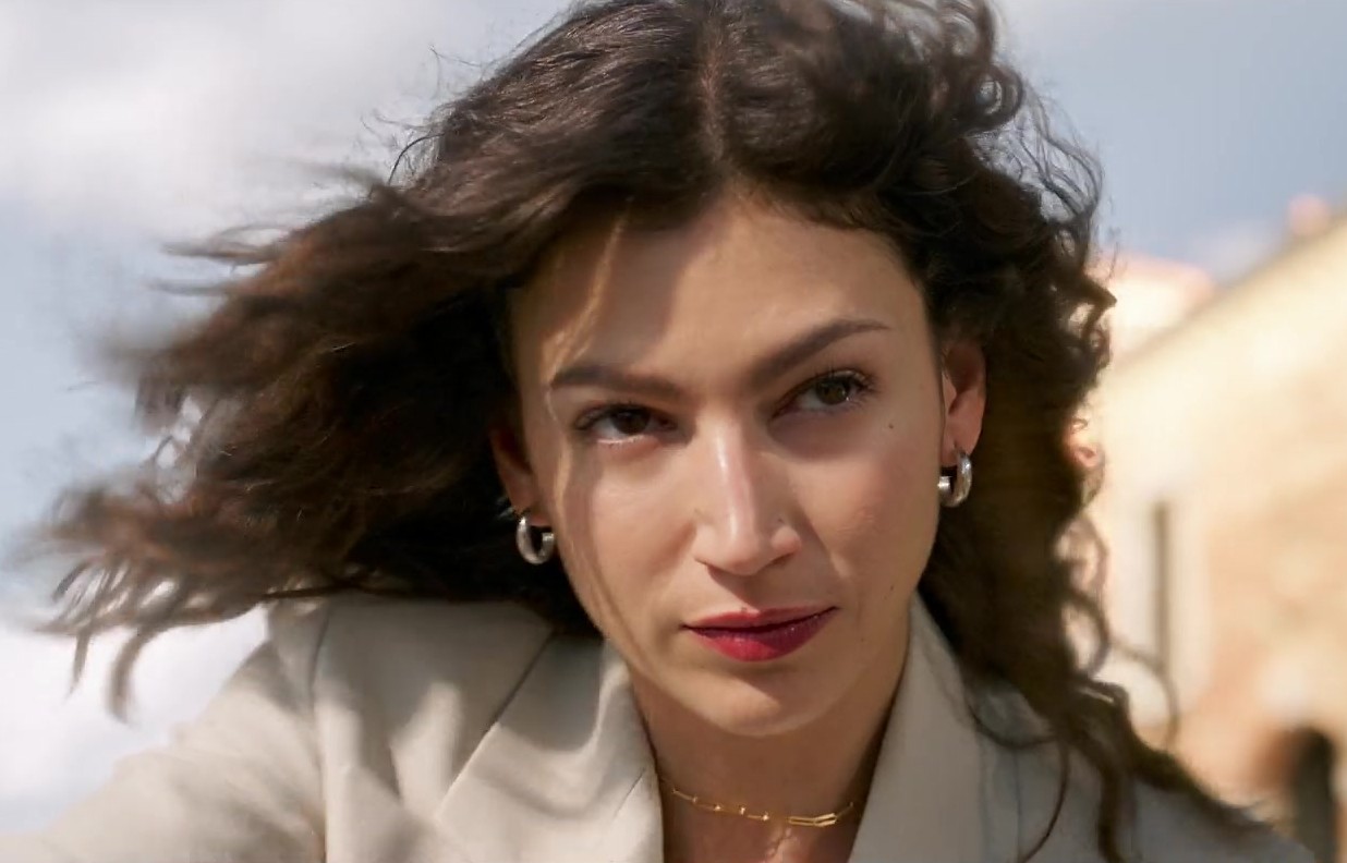 Silver Hoop Earrings Worn by Úrsula Corberó as Camila in Lift (2024)