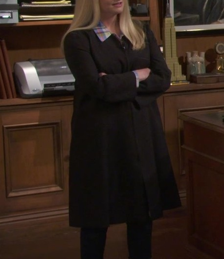 White Platform Leather Sneakers Worn by Melissa Rauch as Abby Stone