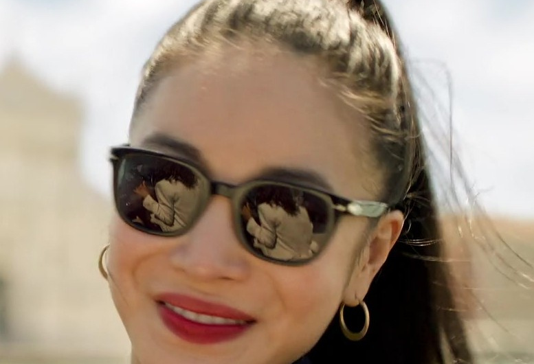 Gold Hoop Earrings with Sleek Design Worn by Kim Yoon-ji as Mi-Sun