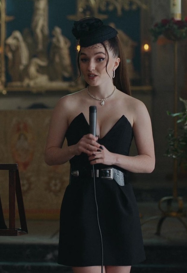 black mini dress with belted waist - Kaitlyn Dever (Lily Kayne) - Good Grief (2023) Movie