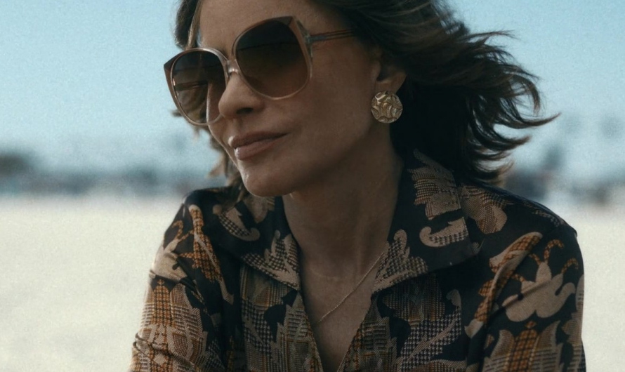Ornate Gold Blossom Earrings of Sofía Vergara as Griselda Blanco