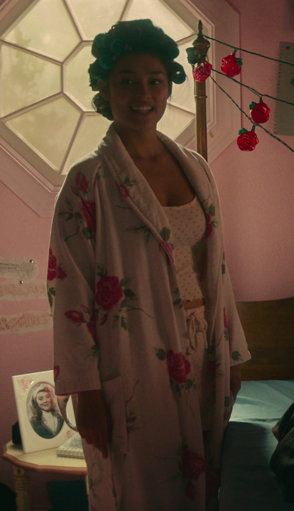 floral bathrobe - Liza Soberano (Taffy Swallows) - Lisa Frankenstein (2024) Movie
