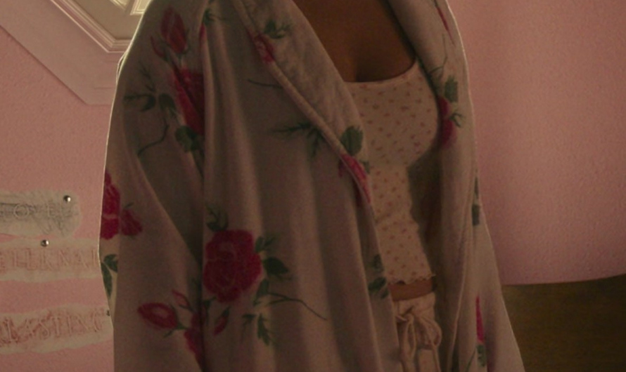 Floral Bathrobe Worn by Liza Soberano as Taffy Swallows