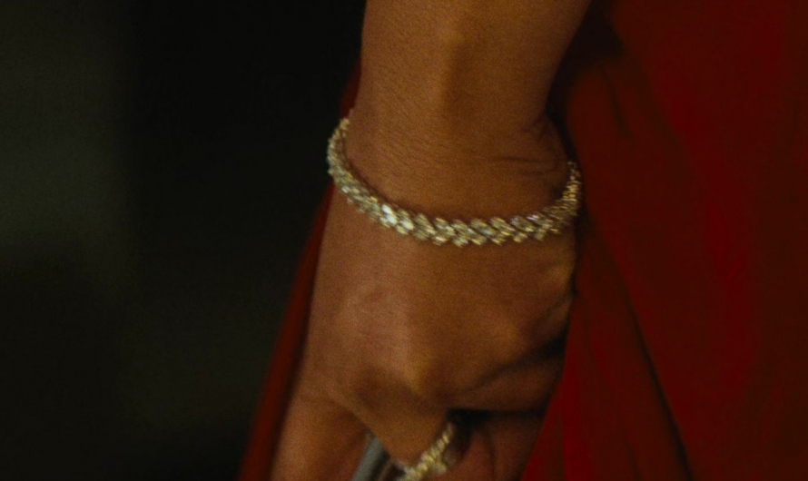 Round-Cut Diamond Eternity Ring of Maya Erskine as Jane Smith