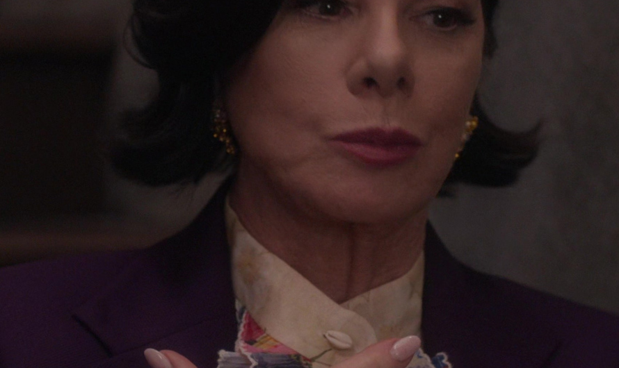 Gold Chunky Statement Ring of Marcia Gay Harden as Margaret