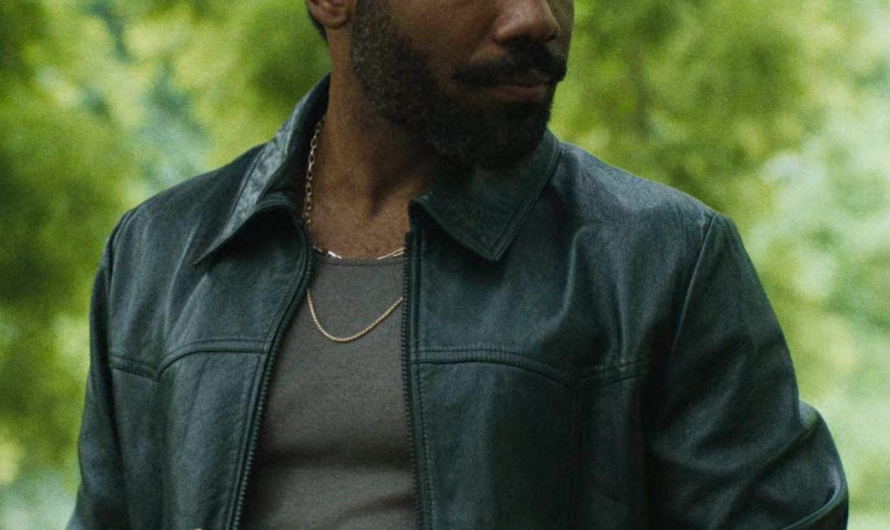 Sleek Stainless Steel Watch with Rotating Bezel Worn by Donald Glover as John Smith