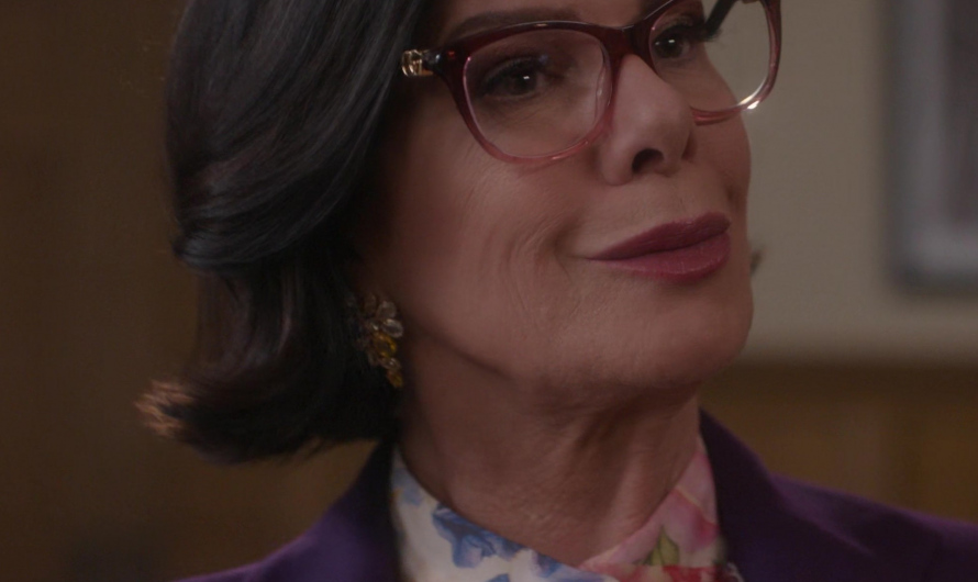 Full Rim Cat Eye Glasses Worn by Marcia Gay Harden as Margaret