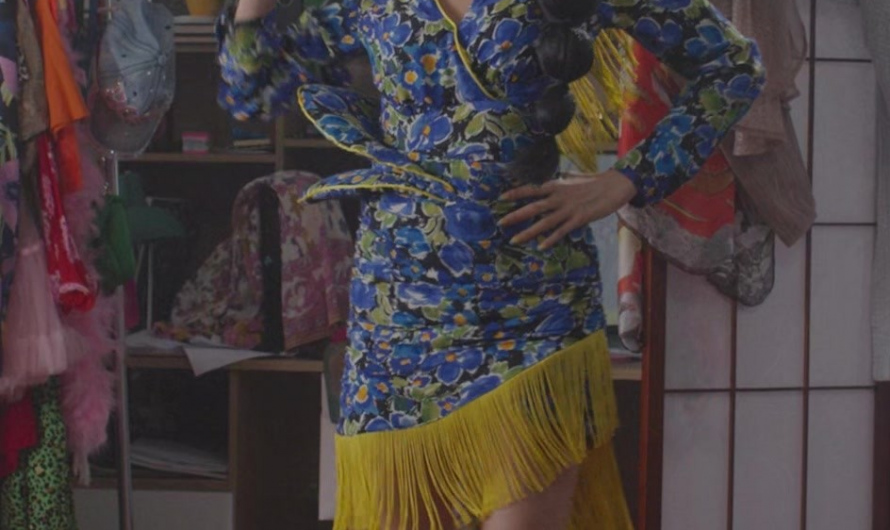 Glittering Lemon Yellow High Heel Shoes with Pointed Toe Worn by Shuang Hu as Lia