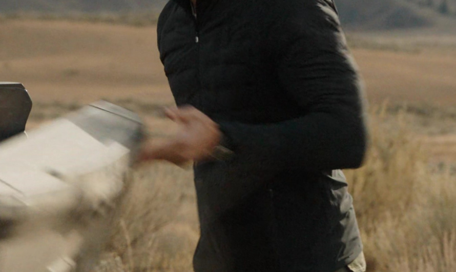 Army Green Cargo Pants Worn by Justin Hartley as Colter Shaw